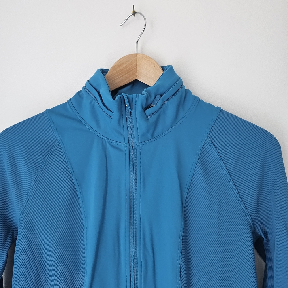 Lululemon Far And Free Jacket - Picture 4 of 14